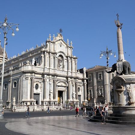 Sabbenerica Apartment Catania Bagian luar foto